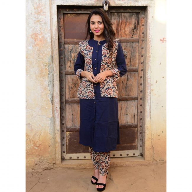 Buy Femeone Women Bluish Green Rayon Kurti with Chikankari Jacket Set - M  Online at Best Prices in India - JioMart.