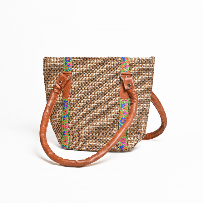 Available In Different Color Ladies Jute Hand Purse at Best Price in  Kolkata | Barsa Enterprises