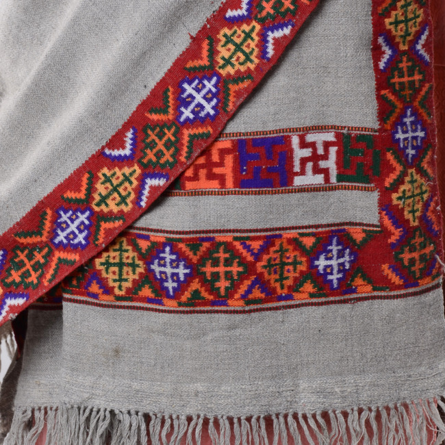 Handwoven Kinnauri Chollo Padma Full Border Pashmina Stole - Tribes India